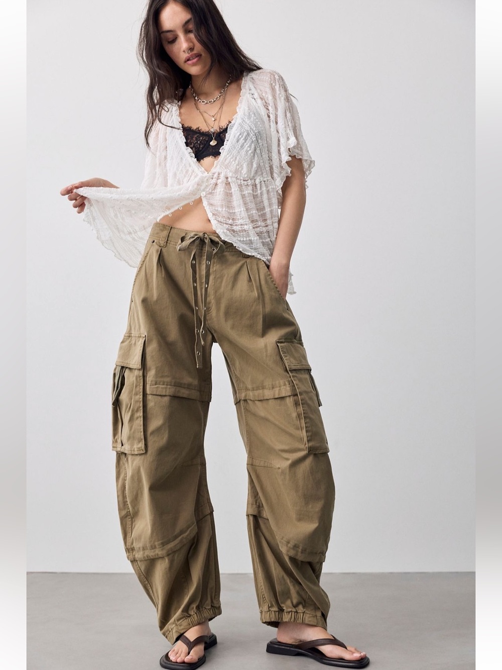 We the Free Reef Curved Twill Cargo Pants Current Style Medium Boho Grunge